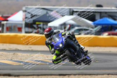 media/Apr-09-2022-SoCal Trackdays (Sat) [[c9e19a26ab]]/Turn 2 (1140am)/